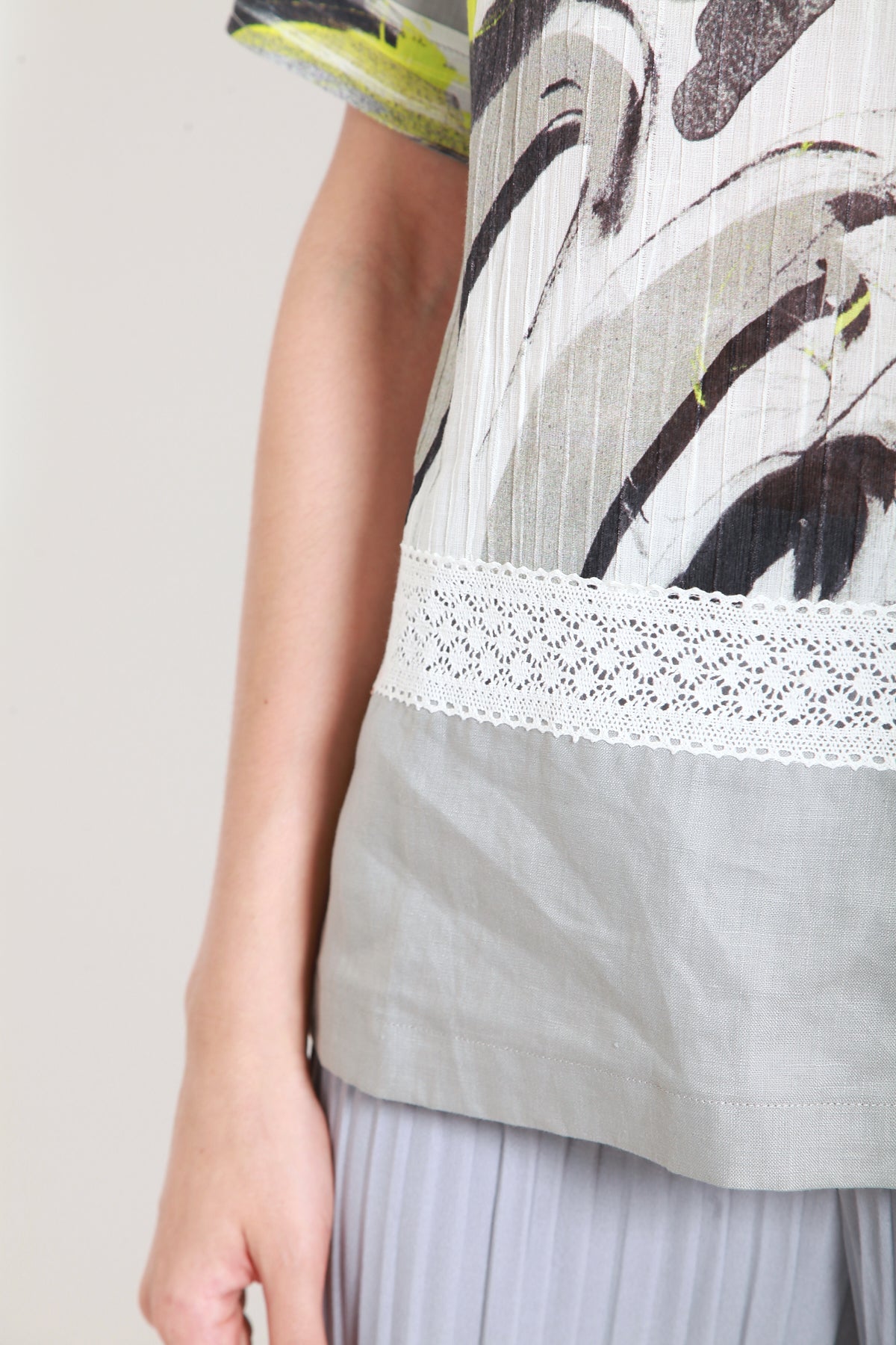 Daffodil Tropics Blouse